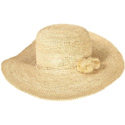 Straw hats in natural raffia crafted with care in Italy
